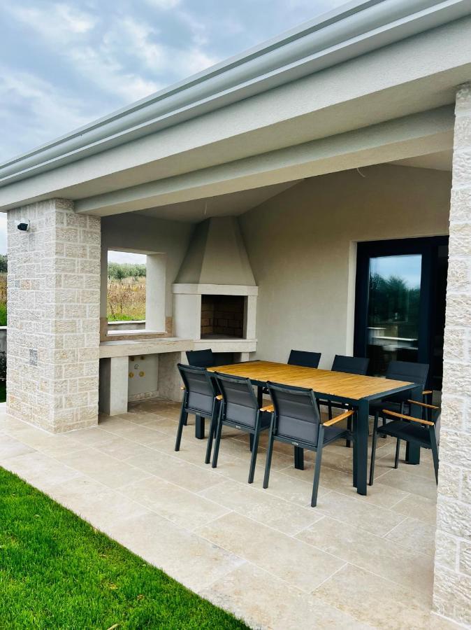 Villa Maslinik Kastelir Ngoại thất bức ảnh