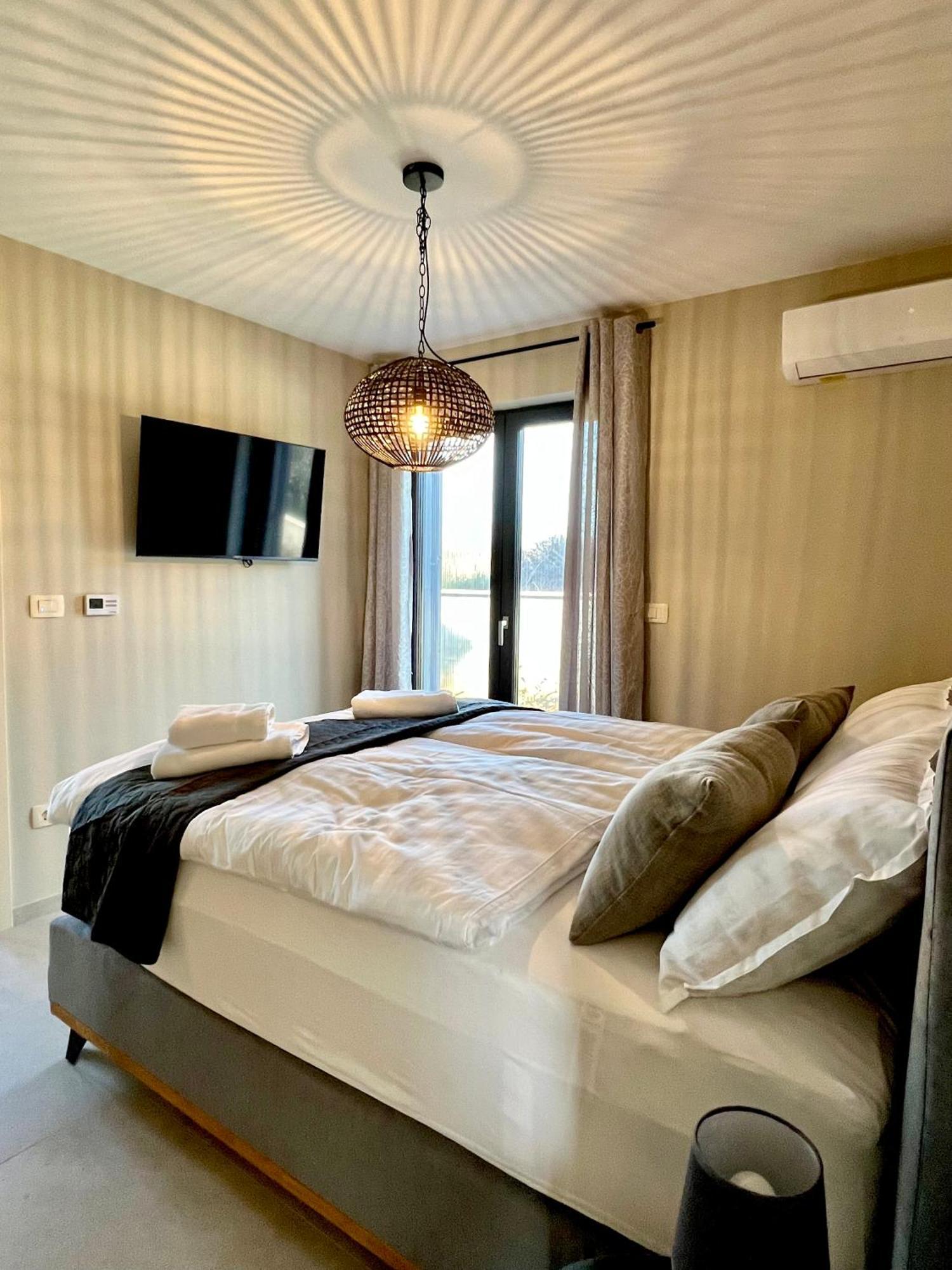 Villa Maslinik Kastelir Ngoại thất bức ảnh