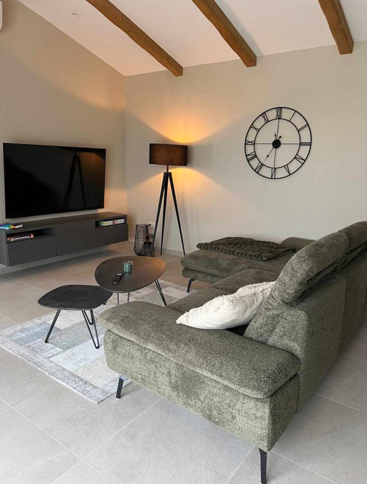 Villa Maslinik Kastelir Ngoại thất bức ảnh